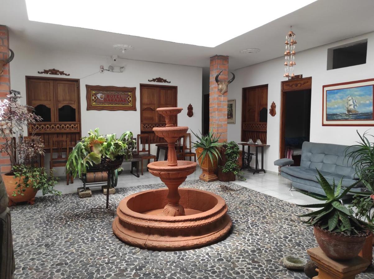Hotel Barajas Jardín Kültér fotó