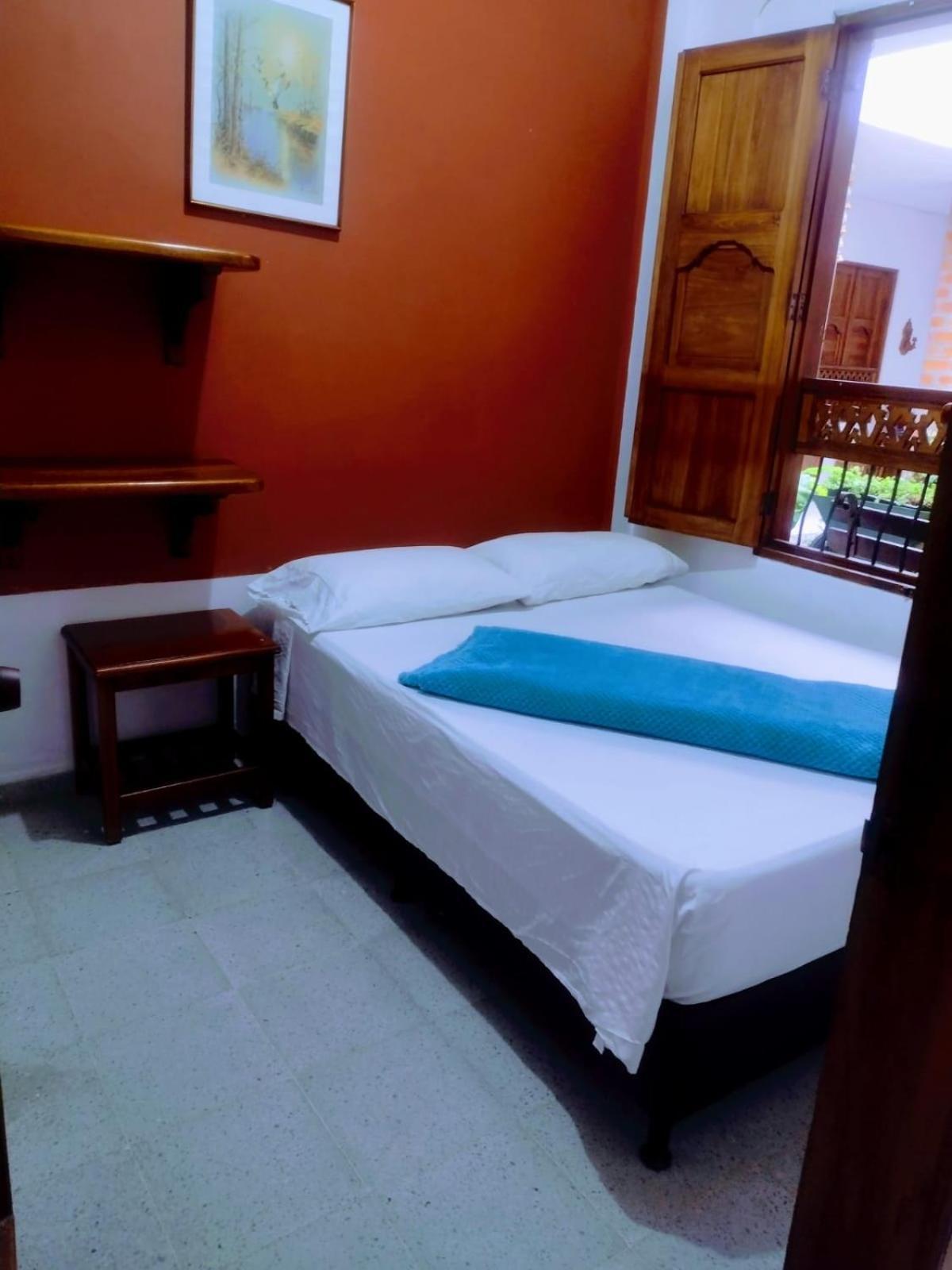 Hotel Barajas Jardín Kültér fotó